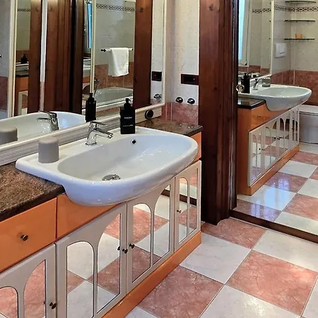 Riviera - Center, Casino, Seaview, Wifi, Ac